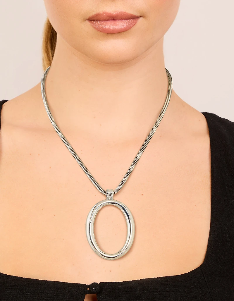 Collier pendentif grand cercle d’argent