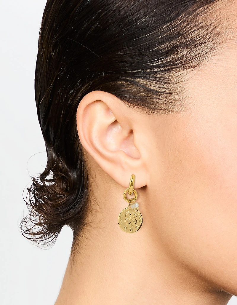 Boucles d’oreilles imperméables en acier inoxydable plaqué or en forme de trèfle