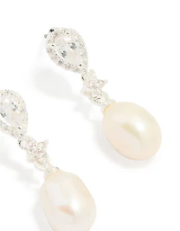 Boucles d’oreilles cubiques en zircone Halo en perles plaquées argent