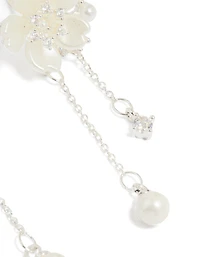 Boucles d’oreilles cubiques en zircone et fleurs de perles plaquées argent
