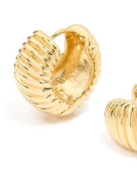 Boucles d’oreilles Huggie graduées en laiton plaqué or et nervurées