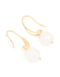 Boucles d’oreilles à crochet moyen en perle d’eau douce plaquées or