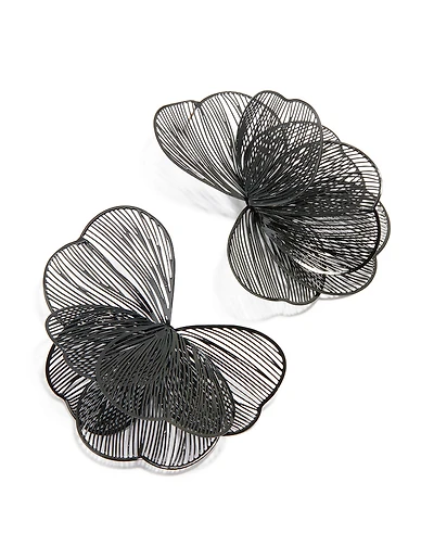 Black Coated Metal Wire Petal Stud Earrings