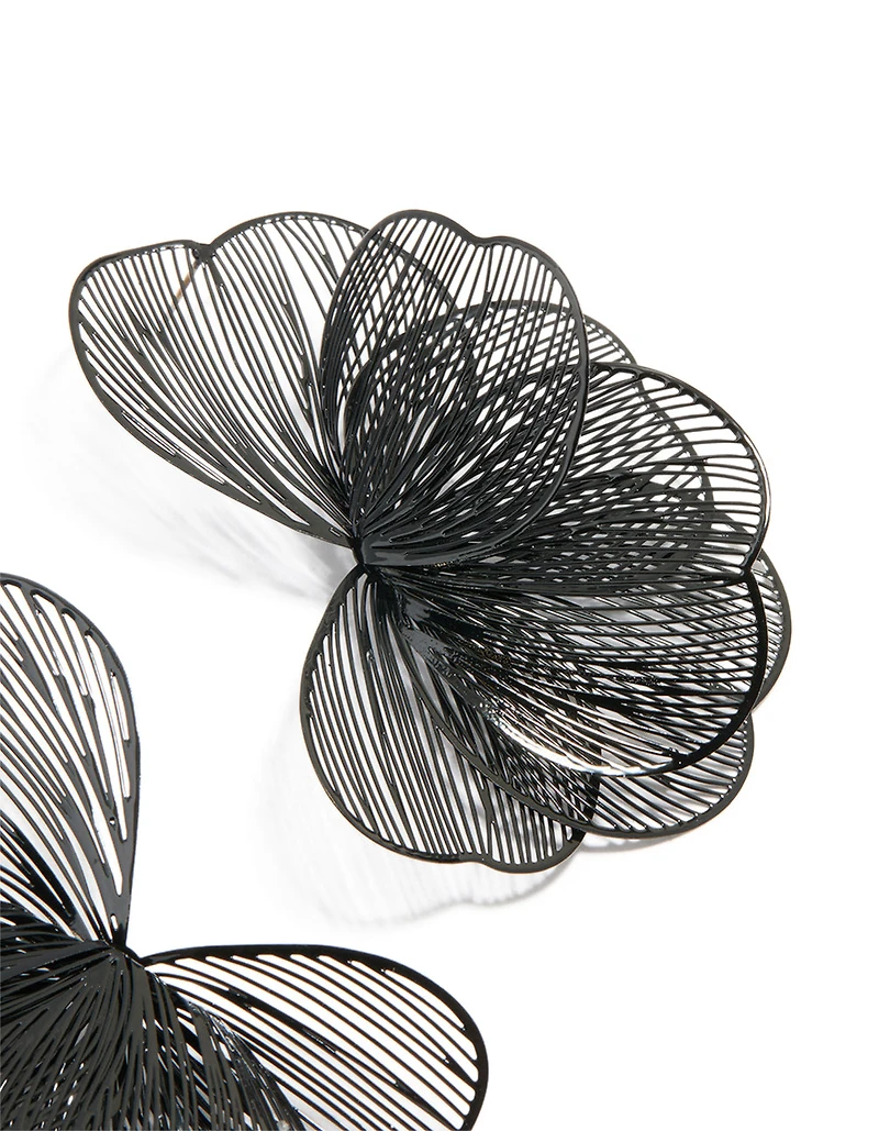 Black Coated Metal Wire Petal Stud Earrings