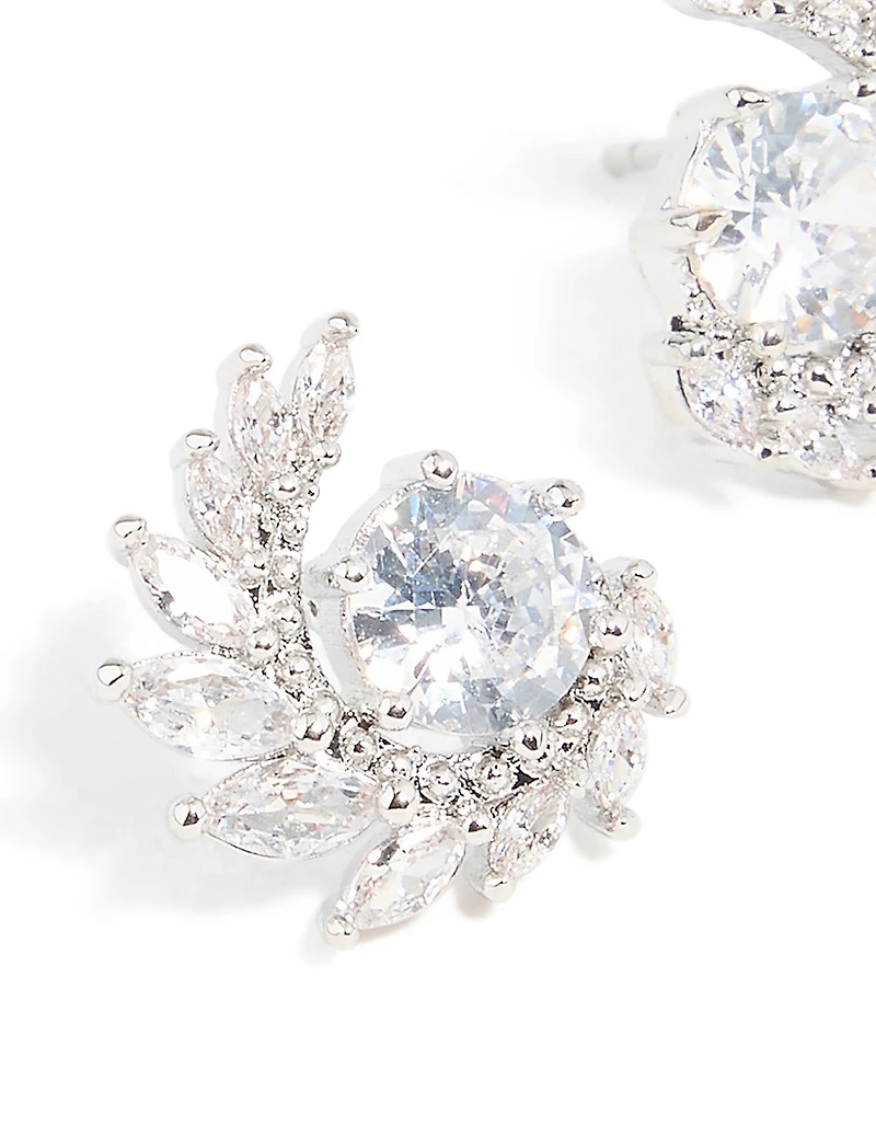 Boucles d’oreilles en zircone cubique argentée en zircone avec enroulement de vigne