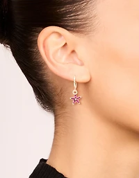 Boucles d’oreilles Huggie à fleur de diamant rouge doré