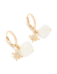 Boucles d’oreilles Huggie en diamant doré et perlées