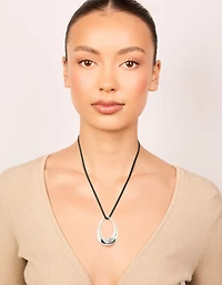 Collier de pendentif ovale ouvert en argent