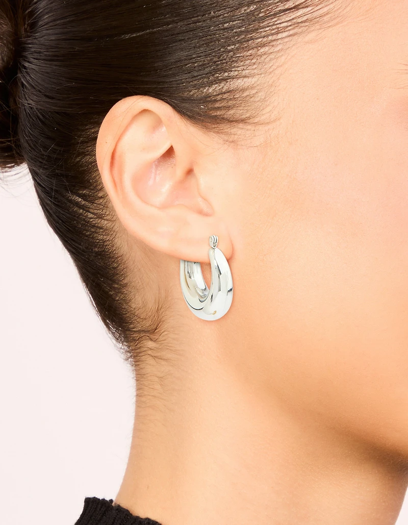 Petites boucles d’oreilles huggie épaisses en acier inoxydable imperméable