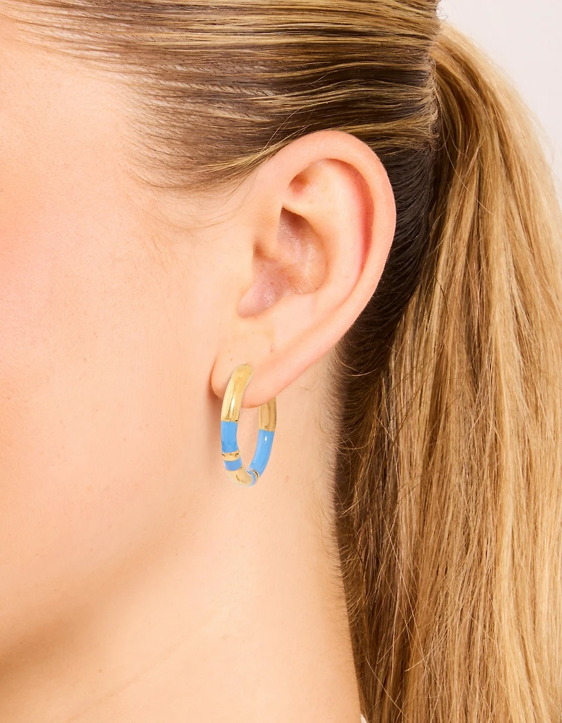 Petites boucles d’oreilles à rayures bleues en acier inoxydable plaquées or imperméables