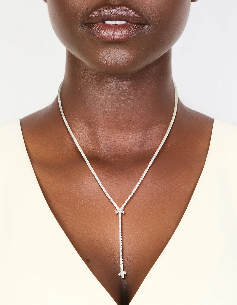 Collier en Y en fleur cubique de zircone plaqué argent