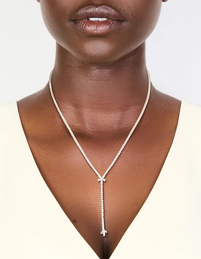 Collier en Y en fleur cubique de zircone plaqué argent