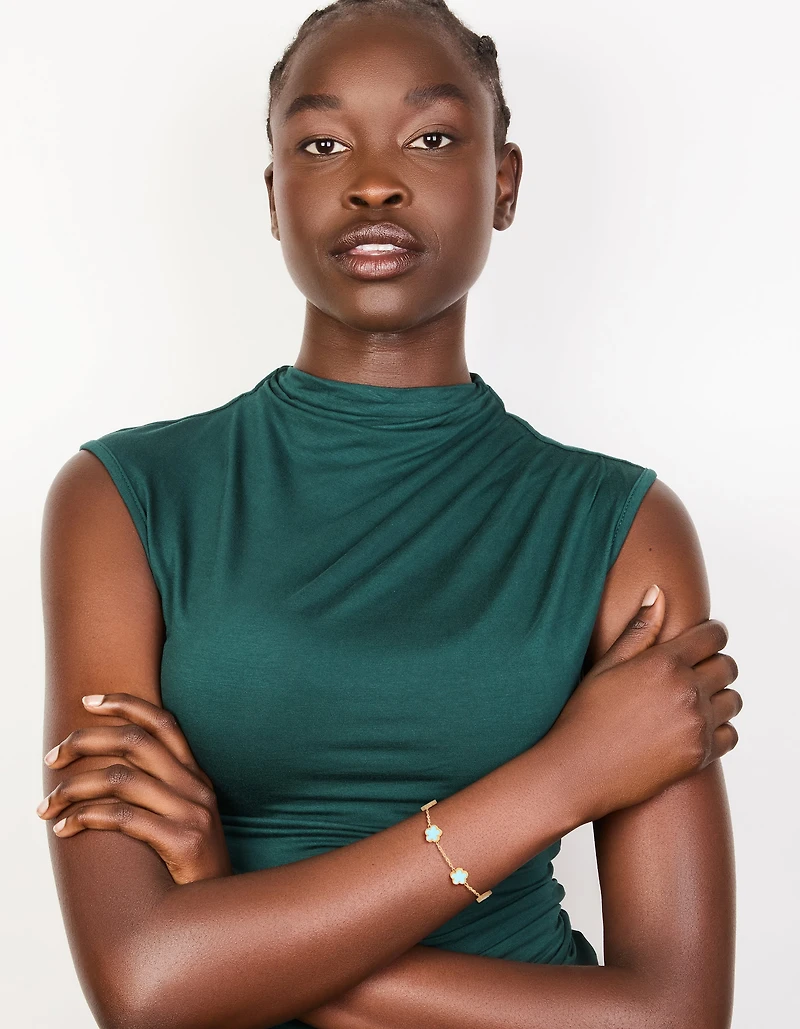 Bracelet breloque imperméable en acier inoxydable plaqué or en forme de fleur de pétales bleu clair