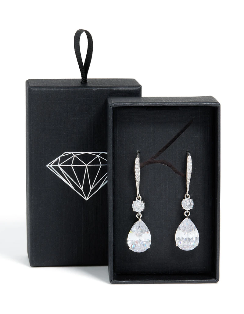 Boucles d’oreilles pendantes en zircone cubique argentée en zircone