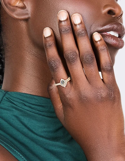 Anneaux d’empilement corona en poire et zircone cubique bleu plaqués argent