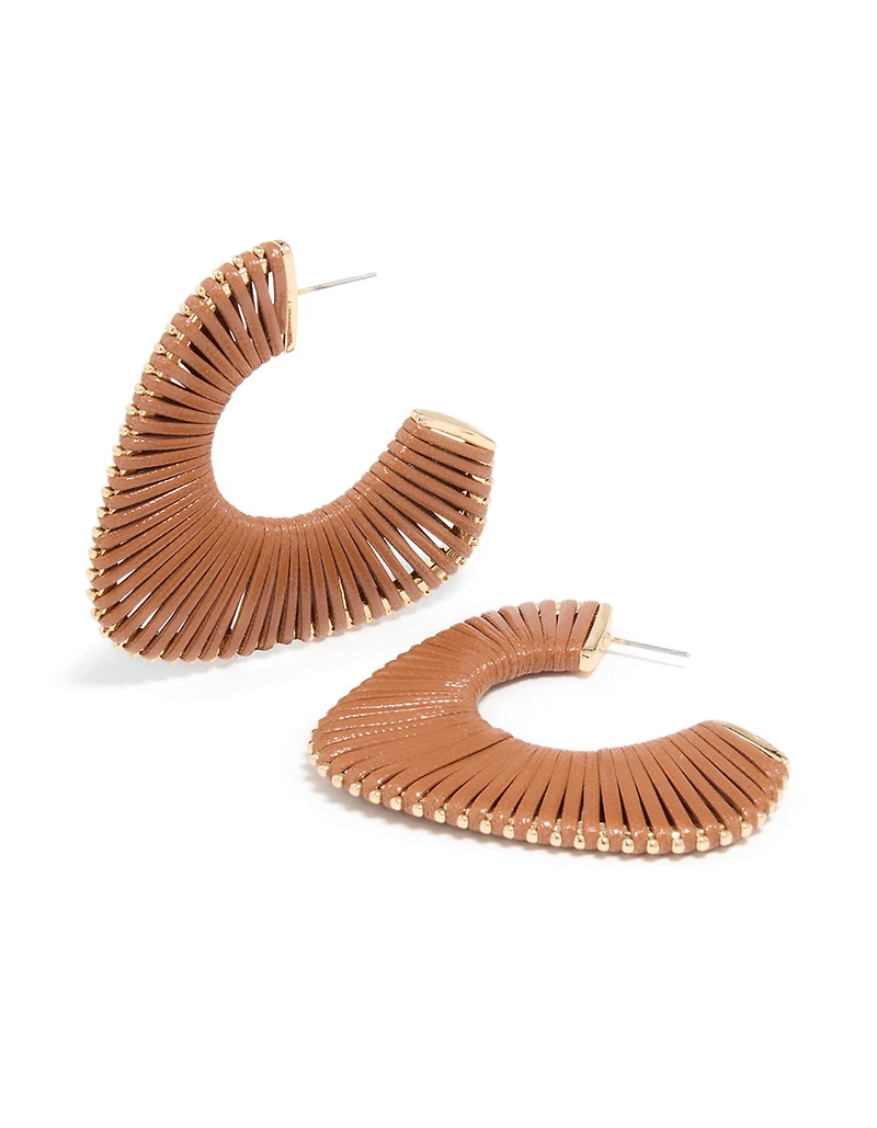 Boucles d’oreilles à cerceaux dorés en brun doré