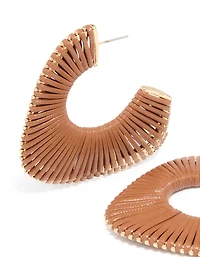 Boucles d’oreilles à cerceaux dorés en brun doré