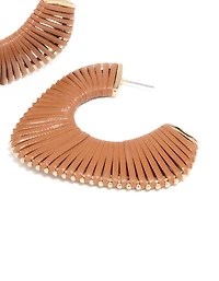 Boucles d’oreilles à cerceaux dorés en brun doré