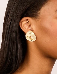 Boucles d’oreilles en forme de grands nœuds tissés plaqués or