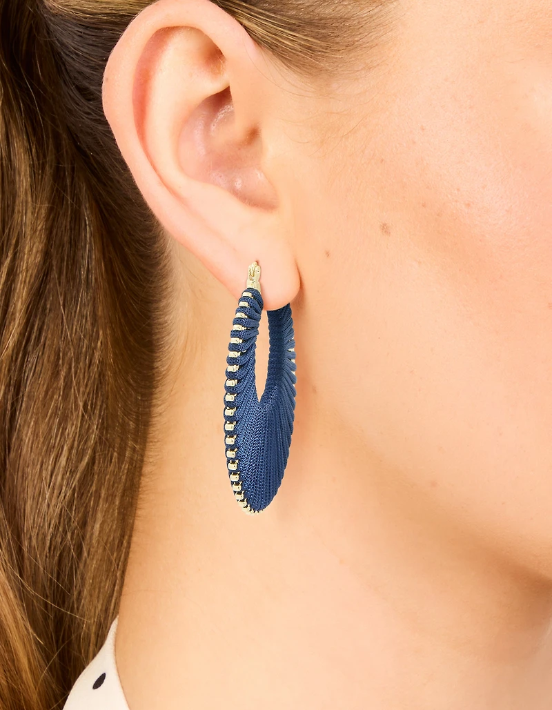 Boucles d’oreilles en fil doré bleu foncé