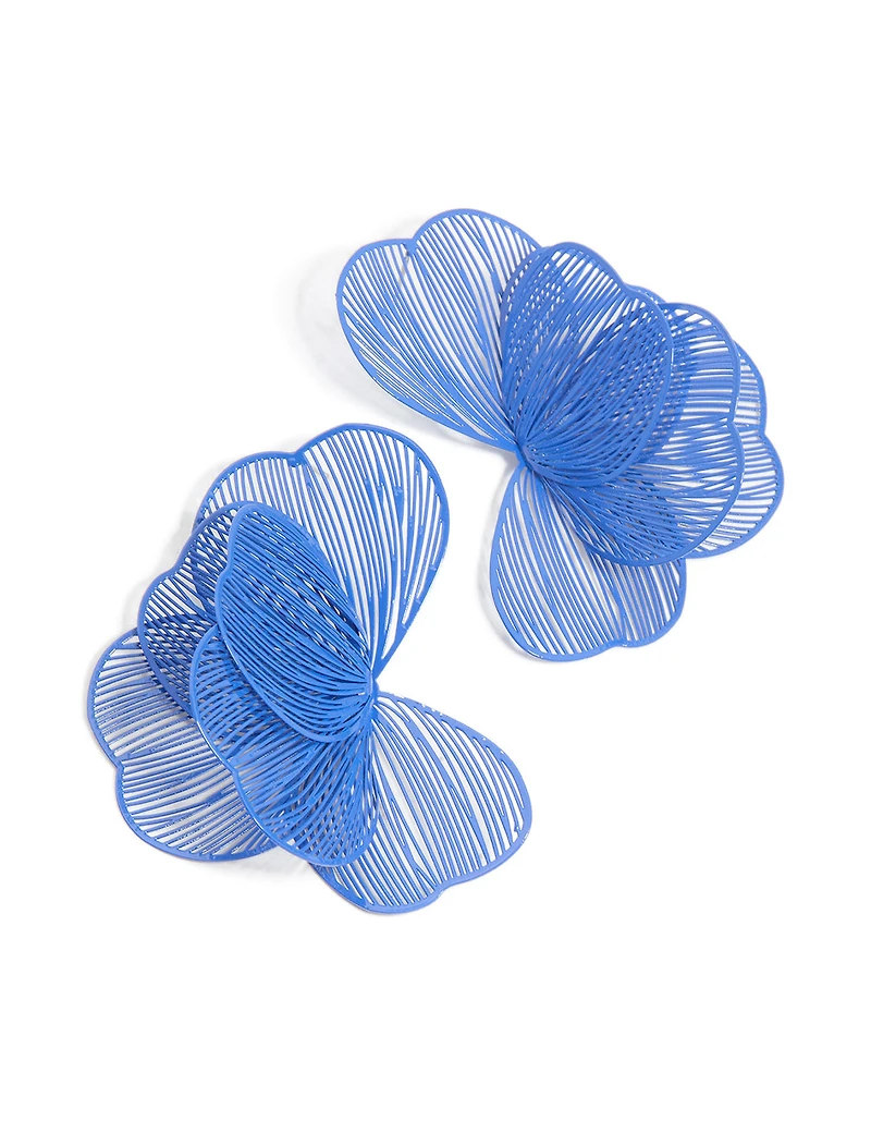 Boucles d’oreilles en pétales en fil métallique recouvert de bleu foncé