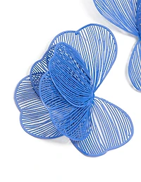 Boucles d’oreilles en pétales en fil métallique recouvert de bleu foncé