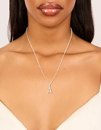 Collier en zircone cubique mince plaqué argent Lettre A