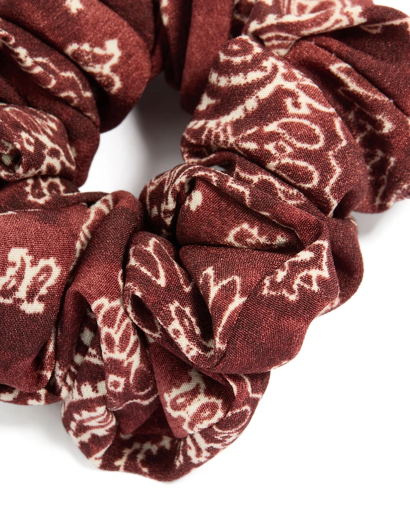 Chouchouchet en tissu marron à motifs paisley