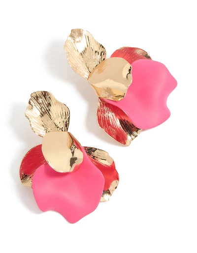 Boucles d'oreilles puces dorées demi-fleur rose.