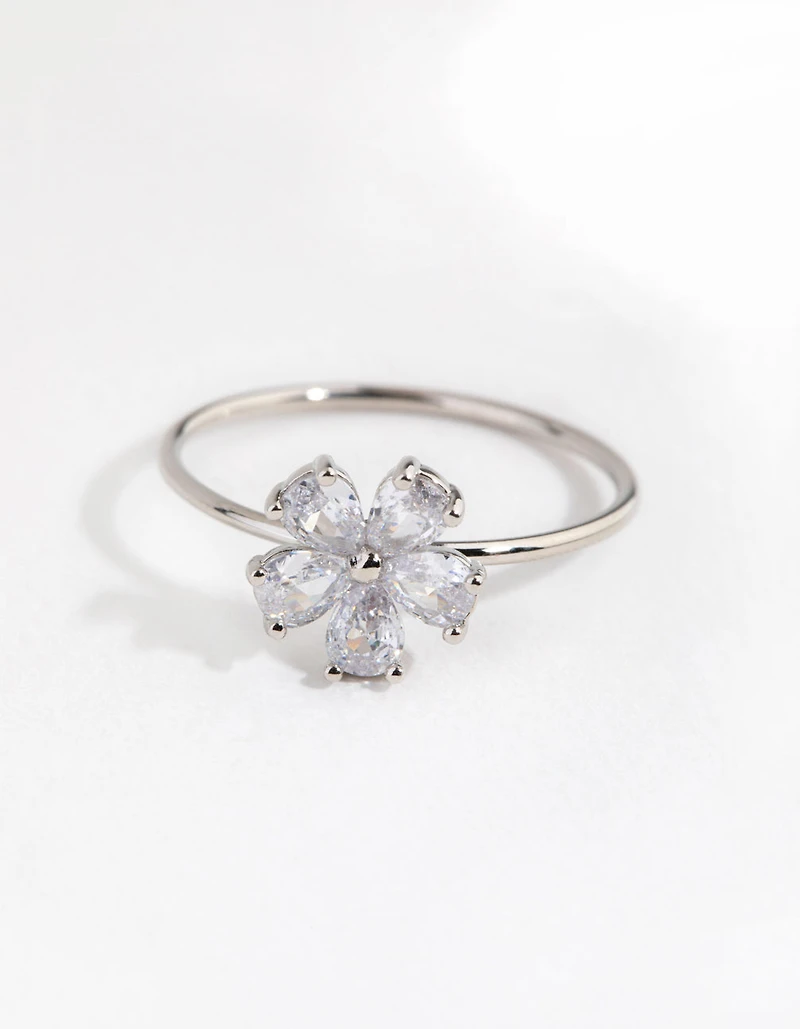 Anneau de marguerite en cubique à rhodium