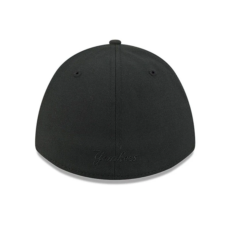 MLB Hat 3930 M Crown Black on Yankees