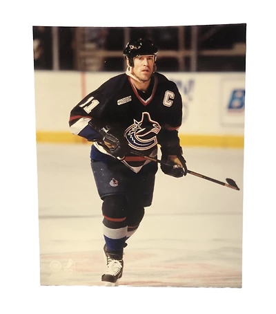 NHL 8X10 Vintage Player Photograph On Ice Mark Messier Canucks