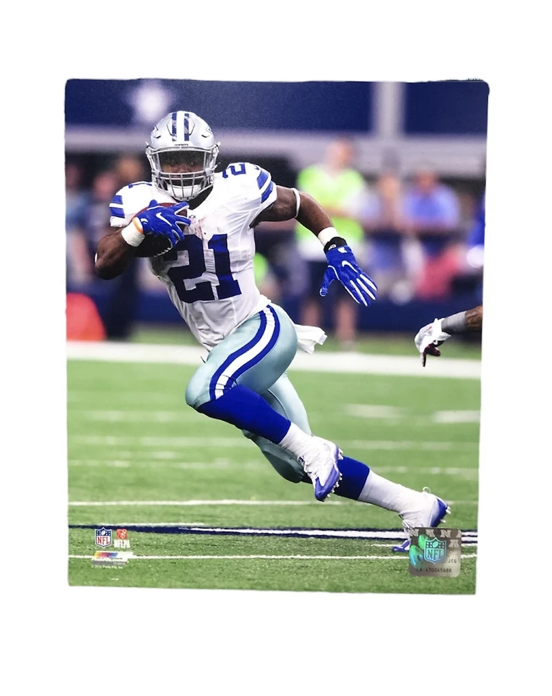 NFL 8x10 Ezekiel Elliott Cowboys Player Photograph Dodge