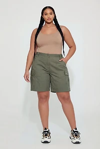 Plus Solid High Waisted Stretch Cargo Shorts