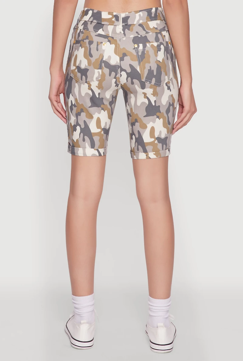 Womens Hyper Stretch Pull On Bermuda Shorts, Multi, Size M