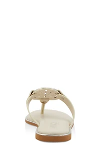 Womens Metallic Geometric Pendant Thong Slide Sandals, White, Size 6