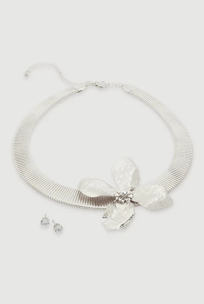 Textured Flower Pendant Necklace with Stud Earrings