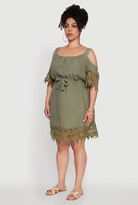 Womens Plus Chic Crochet Detail Gauze Knit Cold Shoulder Dress, 2X