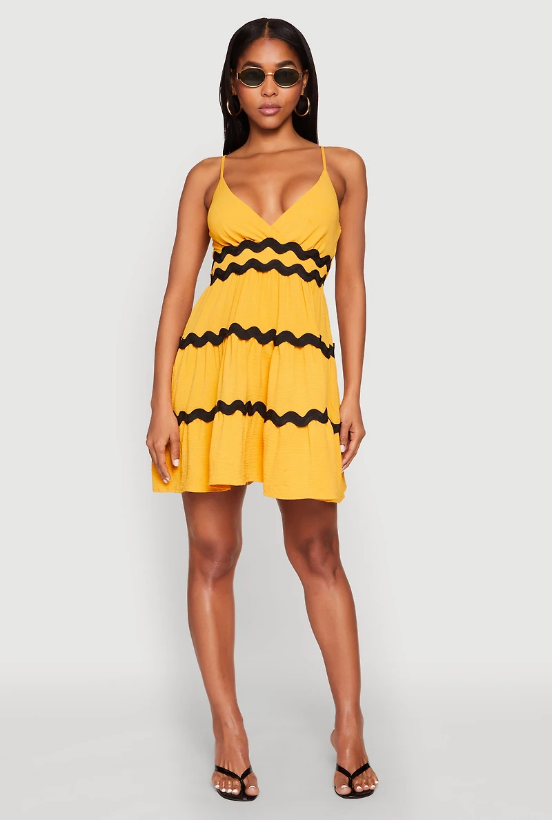 Womens Airy Contrast Trim Tiered Dress, Yellow, Size M
