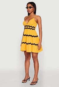 Womens Airy Contrast Trim Tiered Dress, Yellow, Size S