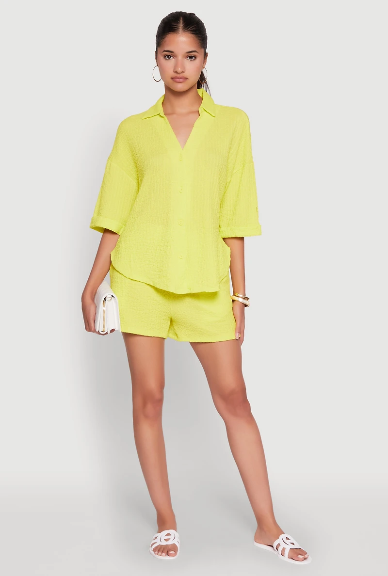 Chic Textured Knit Shirt with Quarter Sleeves and Classic Fit