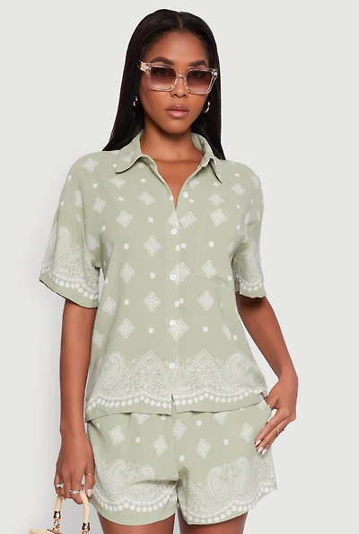 Womens Crepe Knit Bandana Print Shirt, Green, Size L