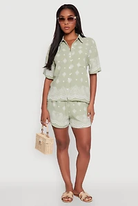 Womens Crepe Knit Bandana Print Shirt, Green, Size S