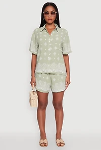 Womens Crepe Knit Bandana Print Shirt, Green, Size S