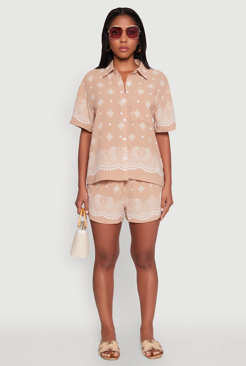 Womens Crepe Knit Bandana Print Shorts, M