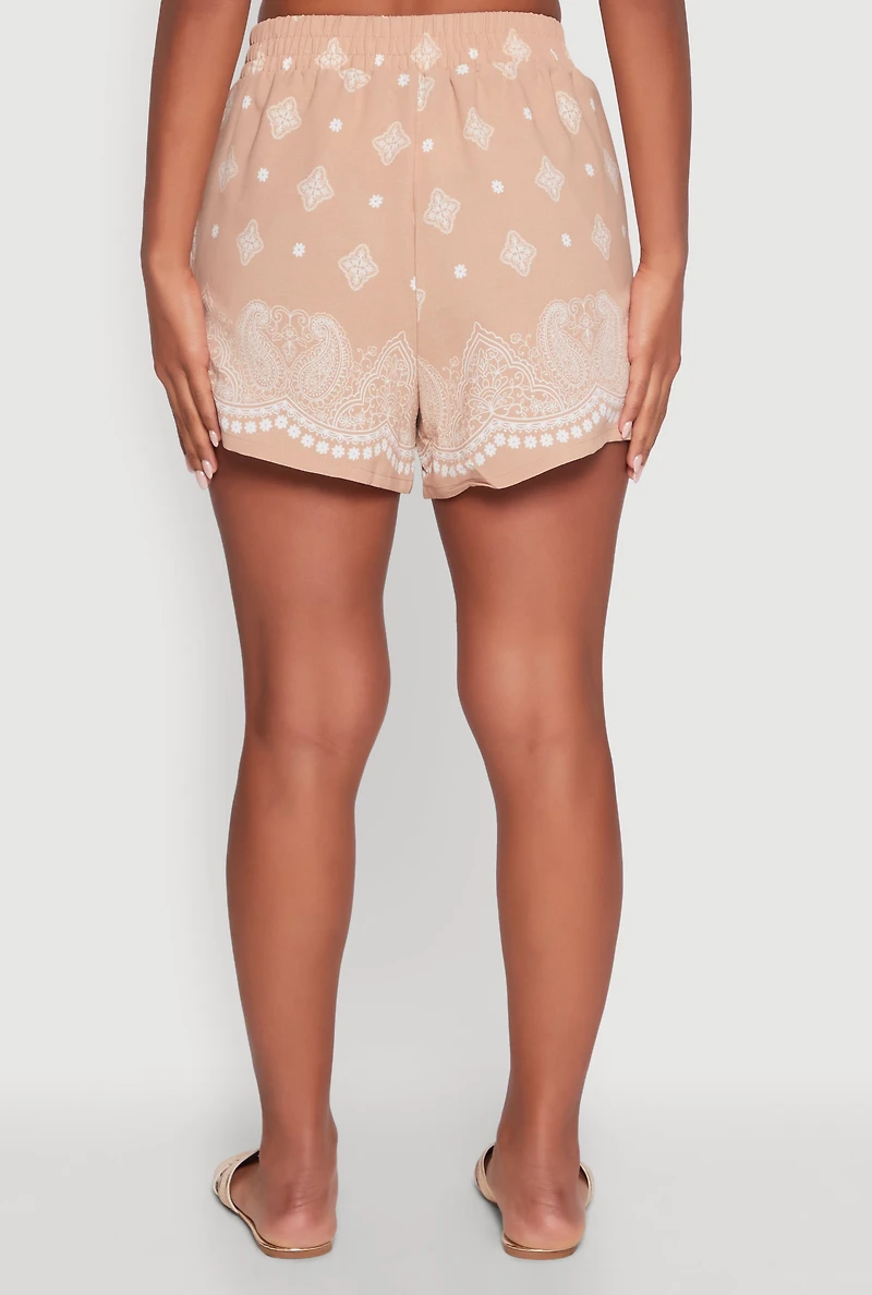 Womens Crepe Knit Bandana Print Shorts, Beige, Size M