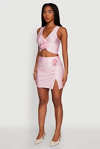 Womens Trendy Rose Applique Sleeveless V-Neck Ruched Crop Top, Pink, Size S