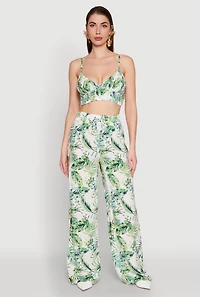 Womens Almost Famous Sleeveless V-Neck Crop Top for Going Out, Green, Size S
