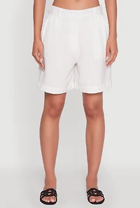 Womens Trendy High Waisted Pinstripe Crepe Knit Shorts, White, Size M
