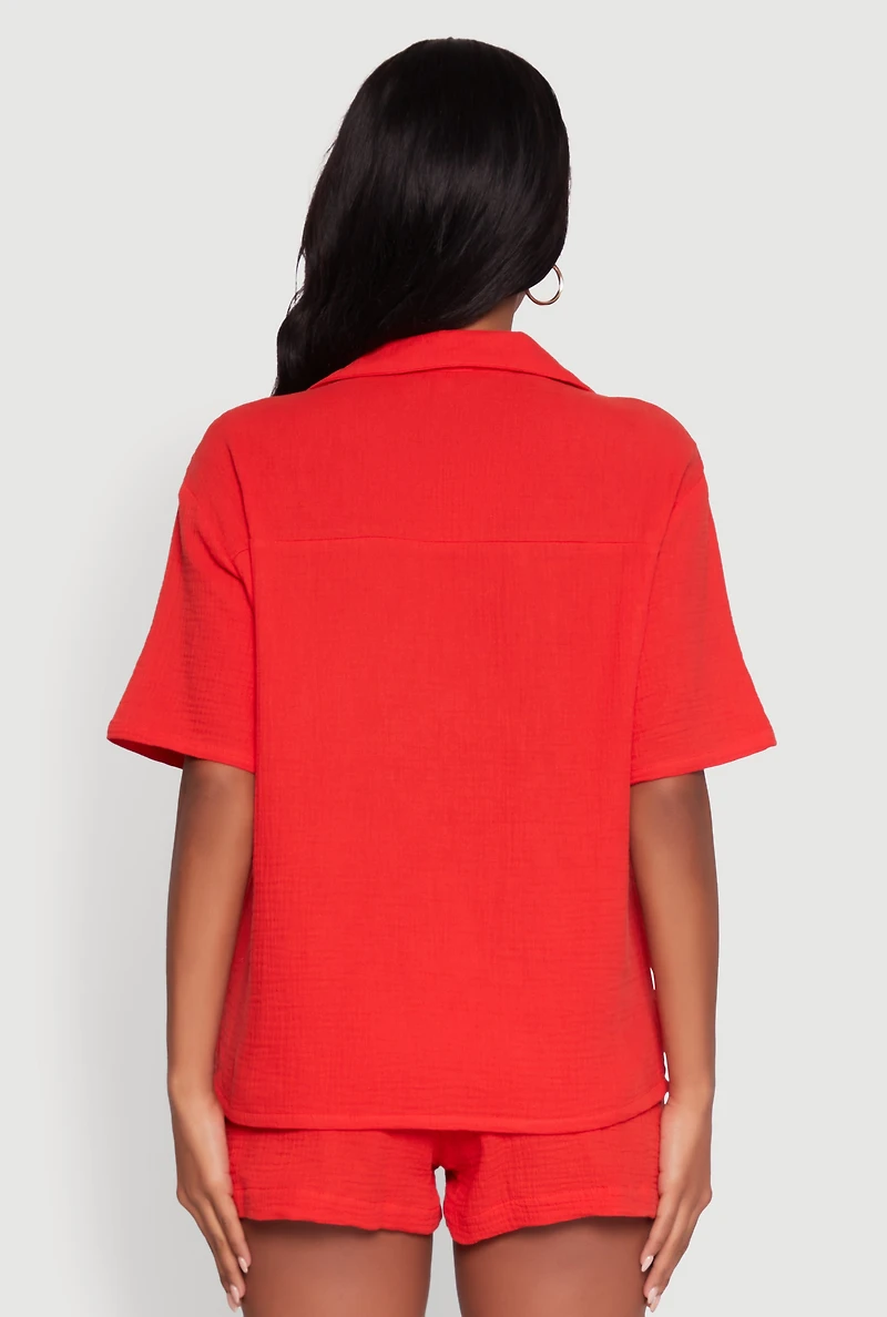 Womens Trendy Gauze Knit Short Sleeve Classic Fit Camp Shirt, Red, Size M